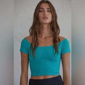 ๐๐คEMERALD SEAMLESS OFF THE SHOULDER TOP